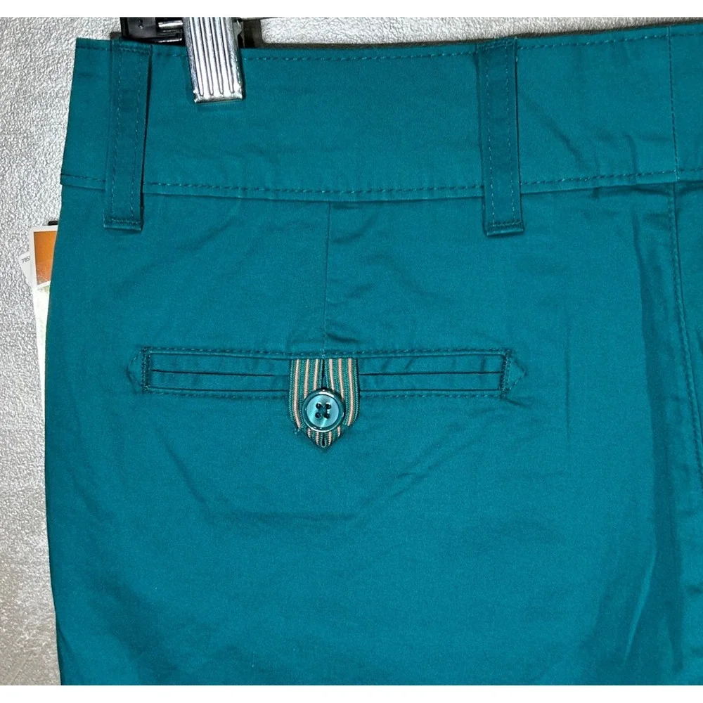 Lee‎ Natural Fit Calypso Teal Shorts Woman's Size 6 Medium NWT Instantly Slims